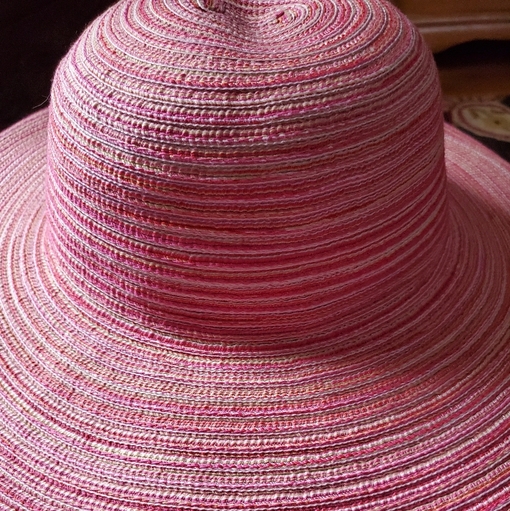 Women's Columbia Candy stripe Sun Hat. Wide brim